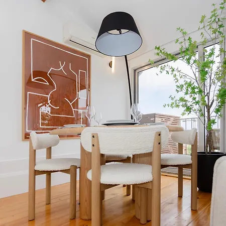Liiiving In - Mezzanine Delight Balcony Apartment