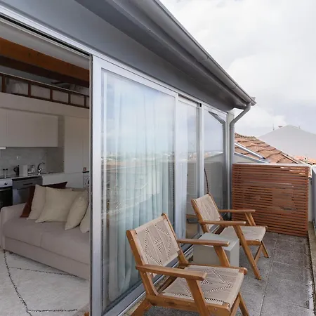 Liiiving In - Mezzanine Delight Balcony *